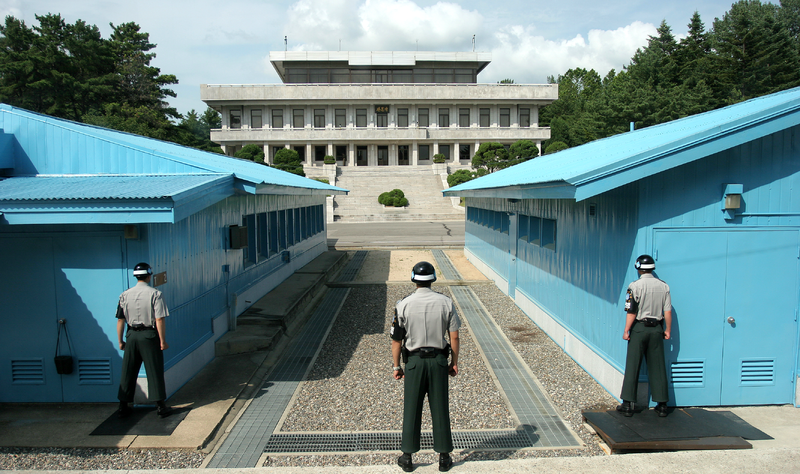 poto perbatasan Korea selatan dan Korea Utara di ZONA DEMILITERISASI KOREA
